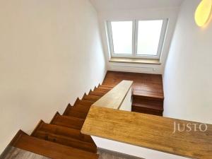 Prodej rodinného domu, Temešvár, 190 m2