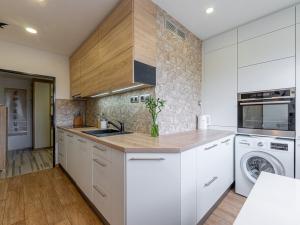 Prodej bytu 2+1, Plzeň - Skvrňany, Vojanova, 62 m2