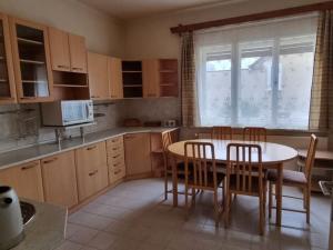 Prodej rodinného domu, Tuchlovice, Nádražní I, 180 m2