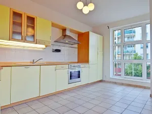 Pronájem bytu 3+1, Praha - Hlubočepy, Voskovcova, 87 m2