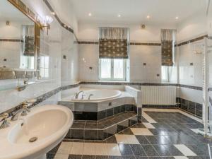 Prodej bytu 4+1, Praha - Vinohrady, 165 m2