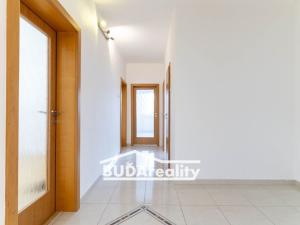 Prodej bytu 3+1, Zlín, Benešovo nábřeží, 68 m2