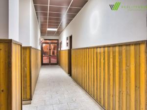 Prodej obchodního prostoru, Tvarožná Lhota, 750 m2