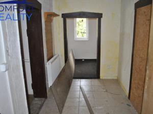 Prodej kanceláře, Loužnice, 561 m2