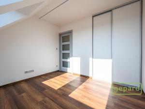Pronájem bytu 2+kk, Praha - Střížkov, Trojmezní, 43 m2