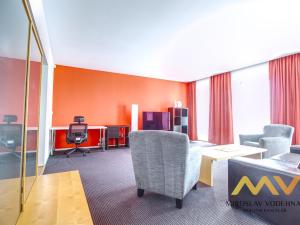 Pronájem bytu 2+kk, Hradec Králové, Malé náměstí, 98 m2