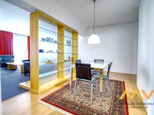 Pronájem bytu 2+kk, Hradec Králové, Malé náměstí, 98 m2