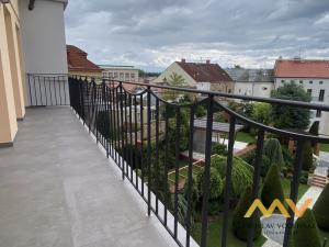 Pronájem bytu 2+kk, Hradec Králové, Malé náměstí, 98 m2