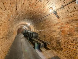 Pronájem garáže, Hovorany, 60 m2