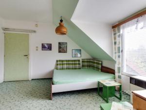 Pronájem bytu 1+kk, Praha - Liboc, U kolejí, 30 m2