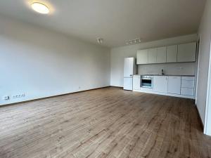 Pronájem bytu 2+kk, Praha - Hostavice, Českobrodská, 56 m2