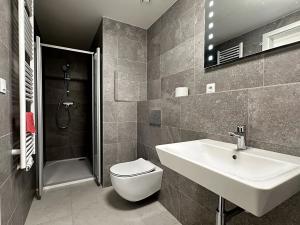 Pronájem bytu 2+kk, Praha - Hostavice, Českobrodská, 56 m2