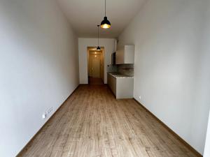 Pronájem bytu 1+kk, Praha - Hostavice, Českobrodská, 35 m2