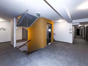 Pronájem bytu 1+kk, Praha - Hostavice, Českobrodská, 35 m2