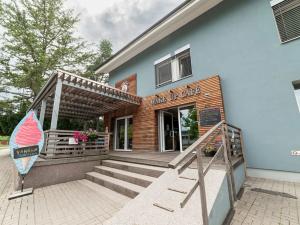Pronájem bytu 1+kk, Praha - Hostavice, Českobrodská, 35 m2