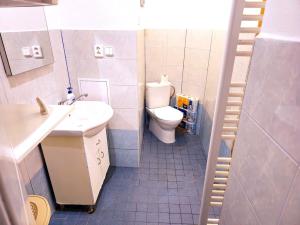 Prodej bytu 2+kk, Praha, Na hutích, 23 m2