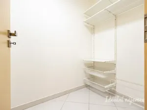 Pronájem bytu 2+kk, Praha - Žižkov, Olšanská, 69 m2