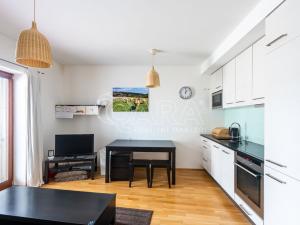 Pronájem bytu 2+kk, Statenice, Zelená, 44 m2