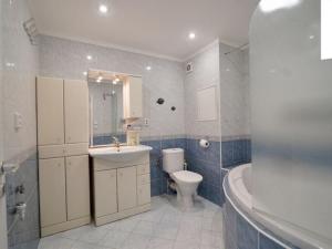 Pronájem bytu 3+kk, Praha - Prosek, Veltruská, 54 m2