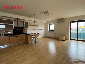 Pronájem bytu 3+kk, Praha - Štěrboholy, Andersenova, 76 m2