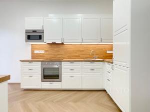 Pronájem bytu 2+1, Praha - Bubeneč, Sládkova, 68 m2