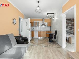 Prodej bytu 2+kk, Karlovy Vary - Bohatice, Jáchymovská, 48 m2