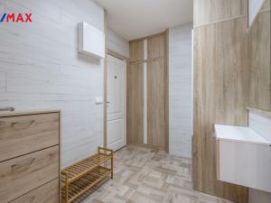Prodej bytu 2+kk, Karlovy Vary - Bohatice, Jáchymovská, 48 m2