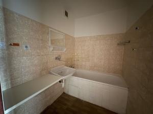 Prodej bytu 2+kk, Praha - Libeň, Rozšířená, 43 m2