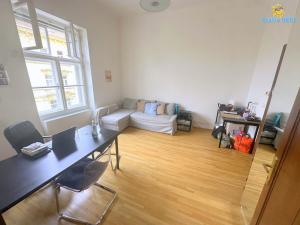 Pronájem bytu 2+1, Praha - Smíchov, Štefánikova, 50 m2