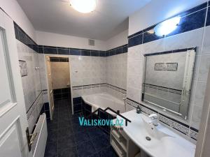 Pronájem bytu 3+kk, Kroměříž, Riegrovo náměstí, 80 m2