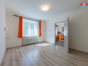 Pronájem bytu 1+1, Karlovy Vary - Stará Role, Závodu míru, 33 m2