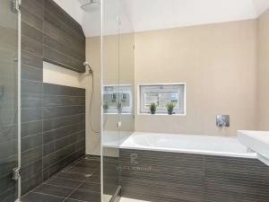Prodej vily, Praha - Horní Počernice, Jívanská, 220 m2