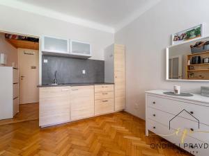 Prodej bytu 1+kk, Praha - Holešovice, Strojnická, 23 m2