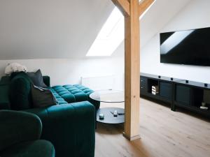 Pronájem bytu 2+kk, Praha - Smíchov, Ke Koulce, 62 m2
