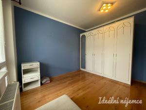 Pronájem bytu 2+1, Milovice - Boží Dar, Krátká, 47 m2