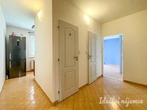 Pronájem bytu 2+1, Milovice - Boží Dar, Krátká, 47 m2