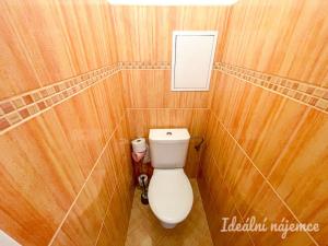 Pronájem bytu 2+1, Milovice - Boží Dar, Krátká, 47 m2