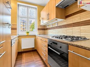 Prodej bytu 4+1, Karlovy Vary - Drahovice, Zbrojnická, 75 m2
