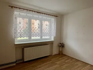 Prodej bytu 3+1, Nové Strašecí, Husova, 74 m2