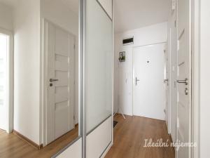 Pronájem bytu 2+kk, Praha - Horní Měcholupy, Nad přehradou, 43 m2