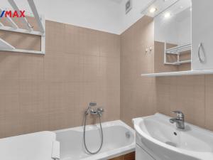 Pronájem bytu 2+1, Hradec Králové - Slezské Předměstí, třída SNP, 54 m2