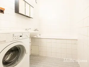 Pronájem bytu 3+1, Praha, Generála Janouška, 80 m2