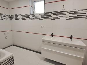 Prodej bytu 3+kk, Karlovy Vary, U Trati, 86 m2