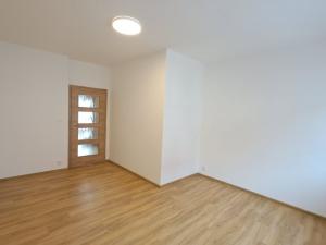 Prodej bytu 3+kk, Karlovy Vary, U Trati, 76 m2