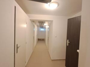 Prodej bytu 3+kk, Karlovy Vary, U Trati, 76 m2
