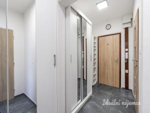 Pronájem bytu 2+kk, Praha - Modřany, Daškova, 42 m2