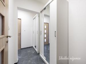 Pronájem bytu 2+kk, Praha - Modřany, Daškova, 42 m2