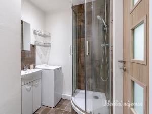Pronájem bytu 2+kk, Praha - Modřany, Daškova, 42 m2
