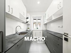 Pronájem bytu 4+1, Praha - Vršovice, Na křivce, 93 m2