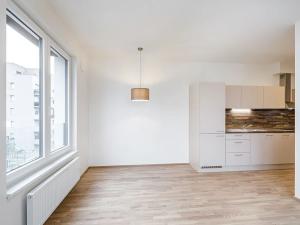 Pronájem bytu 2+kk, Praha - Hloubětín, Waltariho, 52 m2